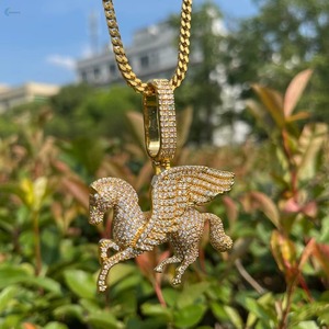 Colgante de Plata 925 con Baño de Rodio y Moissanita, Diseño de Pegaso, Micro Pavé, Amuleto de Animal, Joyería de Lujo Hip Hop, Colgante para Uso Diario - Product Image 4