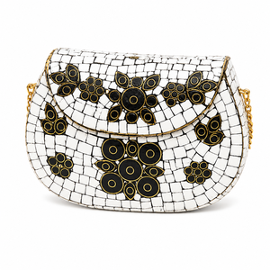 Bolso de mano artesanal con incrustaciones de nácar y metal |   Bolso de noche de lujo con mosaico y correa de cadena |   Bolso de mano de diseñador para mujer - Product Image 1