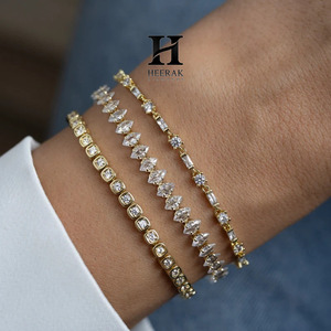 Pulsera de Diamantes Cultivados en Laboratorio de Oro Blanco de 14K de Lujo, Certificada por IGI, Corte Brillante Redondo - Product Image 4
