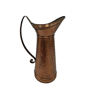 Carafe à eau en cuivre antique, durable, en métal, pour servir des boissons à la maison, lors de mariages, ou dans les hôtels. - Product Image 1
