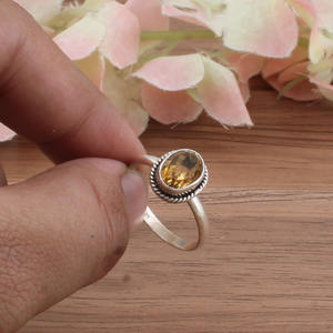 แหวนแต่งงานพลอยซิทรินธรรมชาติแท้ เงินแท้ 925 ประดับพลอยสีเหลือง ของแท้ หินประจำเดือนพฤศจิกายน ดีไซน์คลาสสิกสำหรับผู้หญิง - Product Image 2
