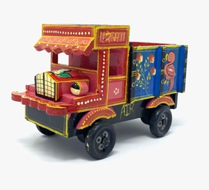 Camion en bois peint à la main, modèle artisanal en bois, décoration de Noël, cadeau pour enfants - Product Image 1