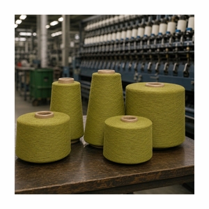 Hilo de algodón 100% teñido verde para tejido textil, hecho en India, a un precio de venta muy razonable. - Product Image 1