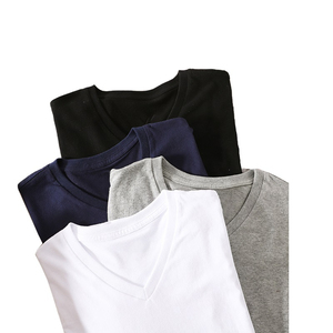 T-shirt personnalisé pour homme à col en V, fabricant OEM ODM, fournisseur en gros de t-shirts personnalisés à col en V pour homme avec logo, t-shirts en coton personnalisés à col en V - Product Image 2