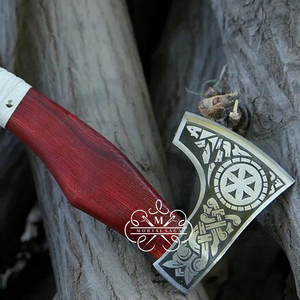 Hacha de Estilo Vikingo con Mango de Madera Roja y Envoltura de Cuero Blanco, Hoja de Acero Inoxidable, Herramienta Resistente para Bushcraft al Aire Libre - Product Image 4