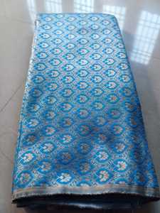 Tela Brocada Azul con Patrón de Follaje, Diseño Jacquard Metálico Tejido - Product Image 3