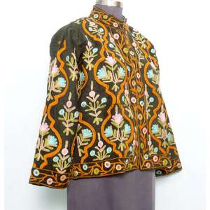 เสื้อแจ็คเก็ตปักลายคอร์ติสแบบสั้น ทำมือ สไตล์ชาติพันธุ์ สำหรับฤดูหนาว ขายส่ง เสื้อคลุมแฟชั่นแบบดั้งเดิม สำหรับงานปาร์ตี้และงานอีเว้นท์ - Product Image 4