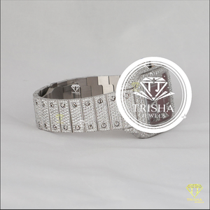 Montre de luxe en moissanite avec cadran carré rouge profond, entièrement sertie de diamants et design haut de gamme - Product Image 5