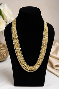 Collar de 20 Capas con Perlas Blancas de 2mm y Alambre Chapado en Oro, 25 Pulgadas, Joyería de Moda - Product Image 3