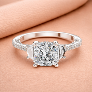Bague de fiançailles élégante en moissanite taille coussin en or blanc avec bande pavée de diamants et halo caché, bijoux de mariage - Product Image 1