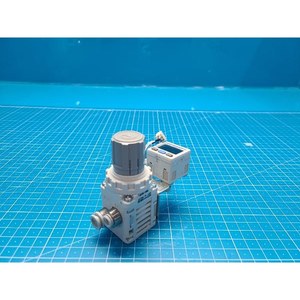 Régulateur de vide SMC IRV10A avec pressostat numérique ZSE30A IRV10A-C06G + ZSE30A-C6H-E – Occasion, état actuel, équipement semi-conducteur d'époque - Product Image 1