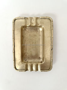 Cendrier élégant en laiton avec repose-cigare et motif oriental gravé – Cendrier en laiton antirouille pour la maison, le bureau, le bar, le comptoir - Product Image 3