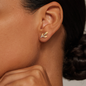 Pendientes de Aro Clásicos con Bisagras y Diamantes de Punta Compartida - Product Image 3
