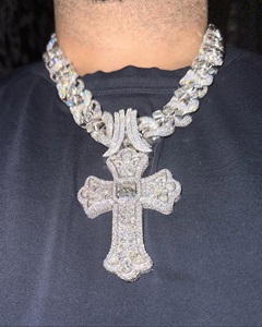 Colgante Cruzado Iris de Moissanita con Corte Marquesa de Plata 925, Obra Maestra Artesanal Personalizada, Símbolo de Infinito, Cadena Cubana - Product Image 2