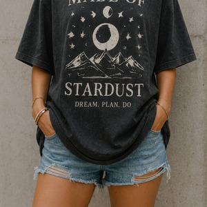 เสื้อยืดผู้หญิงลำลองทรงโอเวอร์ไซส์ คอกลม แขนสั้นแบบดรอปโชว์เดอร์ เนื้อผ้าถัก ระบายอากาศได้ดี ผลิตจากโพลีเอสเตอร์/คอตตอน พิมพ์ลายด้วยเทคนิคฮีททรานเฟอร์ - Product Image 4