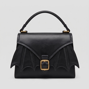 Sac à main gothique haut de gamme personnalisé en forme d'aile de chauve-souris, sacoche en cuir premium avec quincaillerie dorée, grossiste/fabricant OEM/ODM - Product Image 1