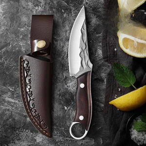 Cuchillo de Chef Artesanal Edge Master, Hoja de Acero al Carbono, Mango de Madera, Funda de Cuero, Diseño Ambidiestro - Product Image 5