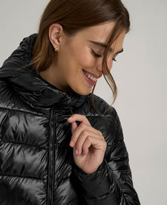 Blouson matelassé pour femme en coton uni, imperméable, épaisseur standard, coque en lin, collection hiver 2026, best-seller du Pakistan - Product Image 4