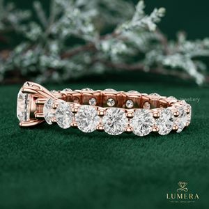 Anillos de Lujo para Boda y Fiesta con Diseño Clásico de Corte Redondo y Engaste de Garras para Mujer, Banda de Eternidad Completa con Garras Compartidas - Product Image 4