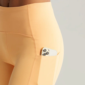 Shorts Deportivos de Nailon y Spandex Personalizados al por Mayor para Mujer, Fabricante de Shorts para Correr, Yoga, Gimnasio y Entrenamiento - Product Image 6