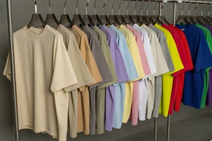 T-shirt pour homme en jersey 100% coton 240 g/m², qualité luxe, coupe ample et oversize, épaules tombantes, col montant, design personnalisé, grandes tailles - Product Image 4