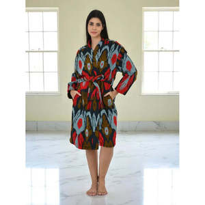 Chaqueta tipo Duster de Algodón Tejido para Mujer, Abierta por Delante, Suave, Bordada a Mano con Bordado Suzani, Estilo Boho Gypsy Resort Sostenible - Product Image 1