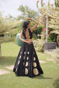 LAMOUNT Lehenga Choli para Mujer, Estampado en Dorado sobre Seda, Largo hasta el Suelo, Ropa Tradicional India para Bodas y Fiestas, Talla Regular - Product Image 6