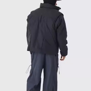 Blouson Bomber Homme Personnalisé OEM en Toile Brillante Noire à Capuche Anti-Bactérien Chaud Hiver Épaisseur Standard - Product Image 4