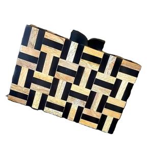 กระเป๋าถือสุภาพสตรีทำด้วยมือลายเรขาคณิตแฟนซีไม้เนื้อแข็งและไข่มุกเรซินสีดำ - Product Image 1