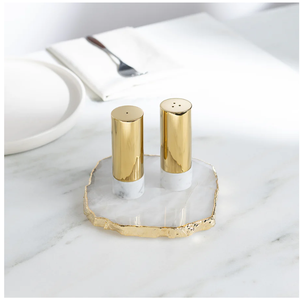 Juego de Salero y Pimentero de Lujo Moderno en Dorado y Mármol Blanco con Base de Mármol a Juego, Decoración Cilíndrica para Mesa de Cocina - Product Image 1
