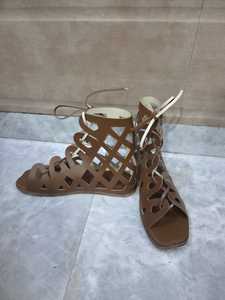 Bottes médiévales en cuir faites à la main pour hommes, chaussures authentiques de la Renaissance pour reconstitutions historiques, chaussures d'Halloween et cadeau d'anniversaire - Product Image 2