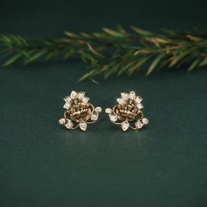 Pendientes de compromiso religiosos unisex de oro con diamantes, corte brillante redondo, color G natural, para ceremonias - Product Image 1