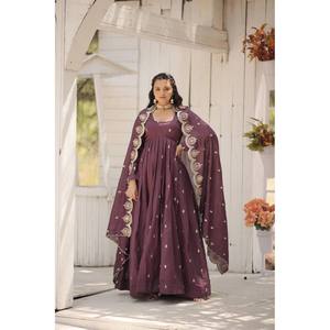 Magnifique Lehenga Choli en rayonne or rose brodé de sequins, taille XL, tenue de soirée avec des détails somptueux - Product Image 5