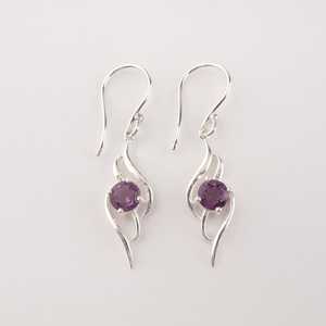 Pendientes Colgantes de Plata de Ley 925 con Baño de Oro y Amatista NG-033 de Nikhil Gems, Joyería Elegante Hecha a Mano con Gema Púrpura, a la Moda - Product Image 4