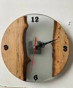 Horloge murale élégante et minimaliste - Mouvement à quartz silencieux avec affichage des chiffres, design artistique en résine pour une tenue du temps précise - Product Image 5