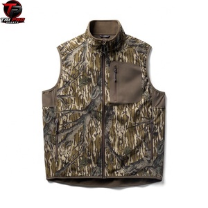 Chaleco Utilitario Softshell para Hombre, Cuello Alto, Cierre Completo, Bolsillo con Cremallera en el Pecho, Estampado de Madera, para Caza, Pesca y Senderismo - Product Image 1