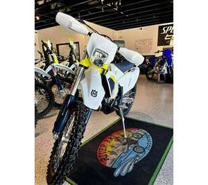 VENTAS RÁPIDAS para la Nueva Motocicleta Husqvarna FE 450 2025 de Doble Propósito - Product Image 2