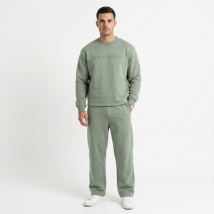 Conjunto de Sudadera de Cuello Redondo Color Verde Salvia para Hombre y Pantalones de Pierna Recta, Conjunto de Dos Piezas a Juego, Ropa Deportiva Informal - Product Image 1