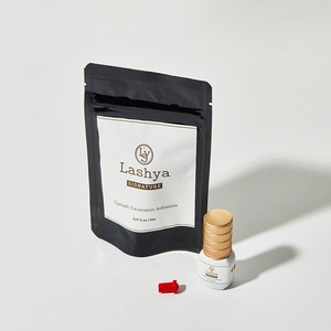 [Lashya] Signature Professional <b>Lash</b> <b>Glue</b> 1/ 2 s Dry Time Liquid Bottle Professional <b>Lash</b> <b>Extension</b> Use Liquid <b>Lash</b> <b>Glue</b> - Product Image 3