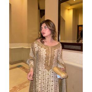 Salwar Kameez en coton de créateur pour les fêtes, composé d'un haut, d'un bas et d'un dupatta - Product Image 2