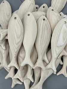 Décoration de poisson en bois naturel écologique personnalisée, modèle de poisson en bois fait main, décoration rustique nautique côtière pour la maison, cadeau, ornement - Product Image 2