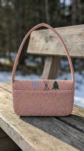 Bolso de Mano Textil Rosa Hecho a Mano con Bordado de Copos de Nieve y Árboles, Hilo de Poliéster, Forma Rectangular, Lavable, con Cuentas de Vidrio - Product Image 3