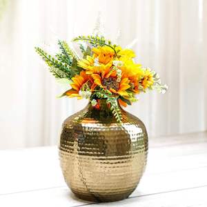 Vase à fleurs élégant en métal doré, vase décoratif de luxe pour la table du salon, décoration intérieure moderne à prix avantageux - Product Image 3