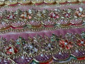 Vestido de Novia de Lujo Premium con Bordado Floral Ecológico y Ribete de Encaje, Tela de Encaje de Poliéster Exquisita al por Mayor - Product Image 4