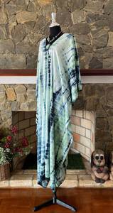 Vestido Caftán de Rayón Turquesa con Estampado Shibori Tie Dye, Estilo Boho, Corte Holgado, Ropa para Mujer - Product Image 2