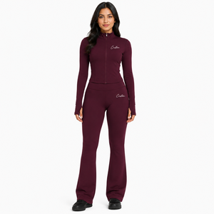 Ensemble de yoga bordeaux personnalisé pour femme : veste zippée à manches longues et col montant, leggings évasés taille haute, tenue de sport - Product Image 1