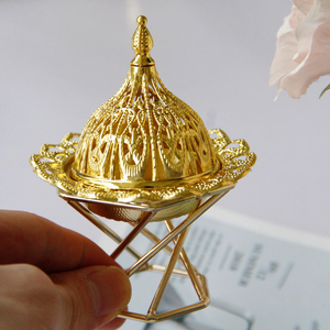 Quemador de Incienso Metálico, Bañado en Oro, Diseño Clásico de Metal, Quemadores de Incienso de Latón con Adornos de Flores y Hojas, Diseño de Lujo - Product Image 5