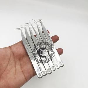 ชุดแหนบต่อขนตาสแตนเลสคุณภาพสูง ทนทาน พร้อมป้ายกำกับแบบกำหนดเอง ลายหัวใจ ด้านล่างขัดเงา ปลายแหลม หรูหรา - Product Image 1