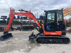 High Quality Used Kubota KX060-5 Mini Excavator 6 Ton Crawler Digger for Sale with low hours - Product Image 3