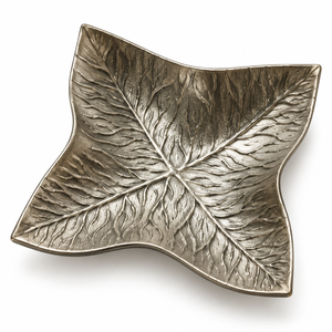 Bandeja Decorativa Plateada con Relieve de Hojas, Plato de Metal Hecho a Mano con Detalle Botánico para Mesa - Product Image 6